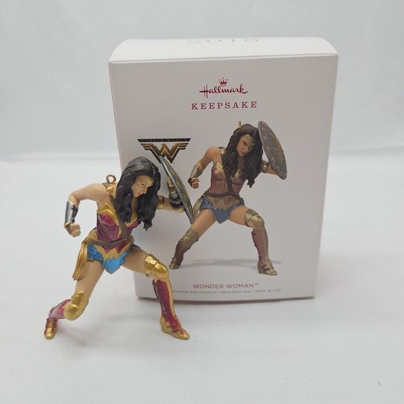 Wonder Woman DC Comics Hallmark Keepsakes Ornament 2018 w/Box - Picture 1 of 15